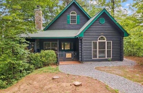 Bryson City House | Magnolia Pine With Hot tub and Mountain Views