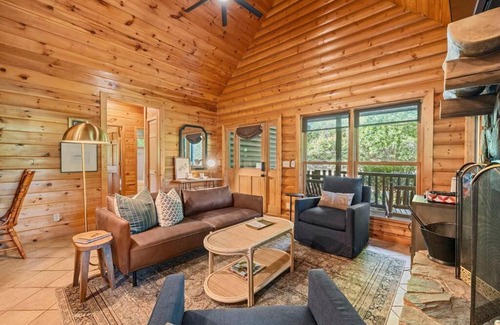 Bryson City House | Magnolia Pine With Hot tub and Mountain Views