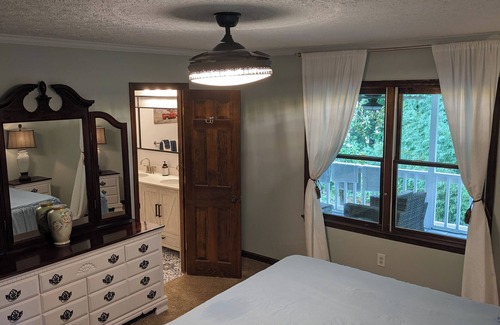 Clarkesville House | "Magnolia Retreat" Cozy relaxing setting on 3 Acres, 2 Porches, & Firepit