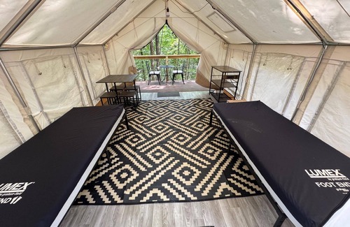 Rogers RV Rental | Magnolia's est – Glamping Getaway in Red River Gorge