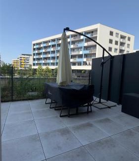 Nivy Apartment | Magnolia Terrace Apart - FREE PARKING, Family & Sport Friendly Area