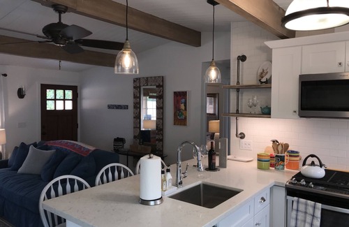 Los Alamos House | Magnolia Wine Cottage