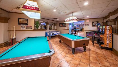 New Cumberland Hotel | Magnuson Grand Harrisburg