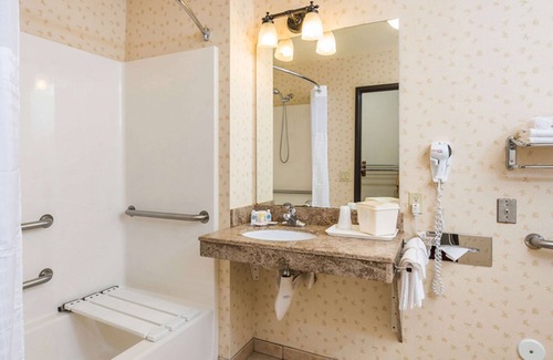 Manitou Springs Hotel | Magnuson Grand Pikes Peak