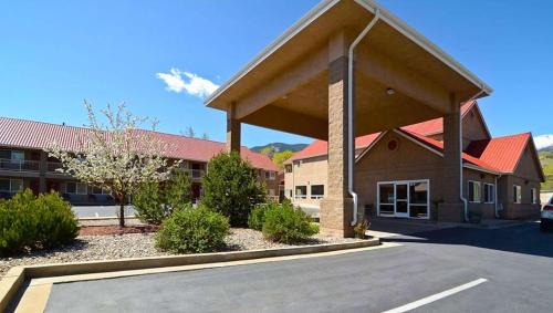 Manitou Springs Hotel | Magnuson Hotel Manitou Springs