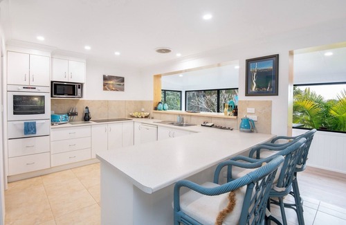 Arrawarra Headland House | Magoo's Seaside Serenity