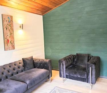 Warminster Ski Chalet | Magpie 1 Hot Tub HuntersMoon-Warminster-Bath-Wiltshire