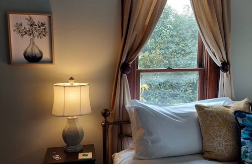 Mineral Wells Bed & Breakfast | Magpie Inn