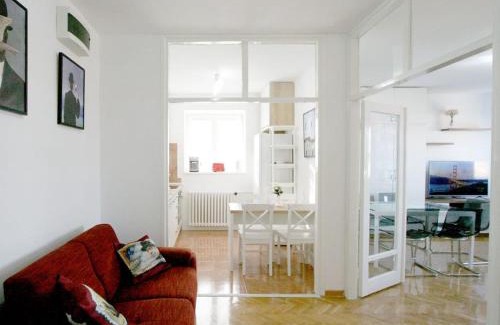 Leon Apartment | Magritte Business grade comfortable apartment.