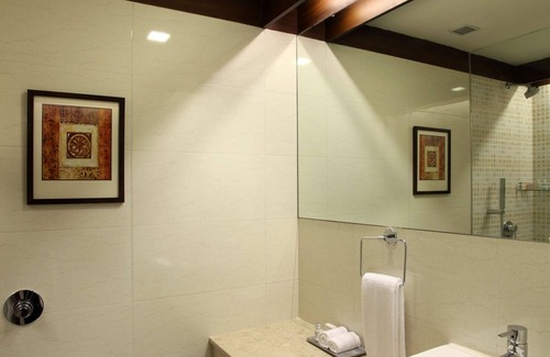 Vaishali Hotel | Mahagun Sarovar Portico Suites Ghaziabad