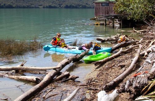 Havelock House | Mahakipawa Waterfront Hideaway - Belvue Bay Home