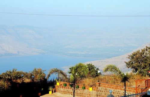Mahabaleshwar House | mahalaxmi hills as name suggest is situated on the hills of mahabaleshwar