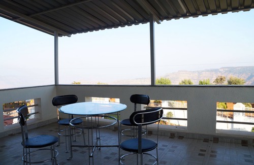 Mahabaleshwar House | mahalaxmi hills as name suggest is situated on the hills of mahabaleshwar