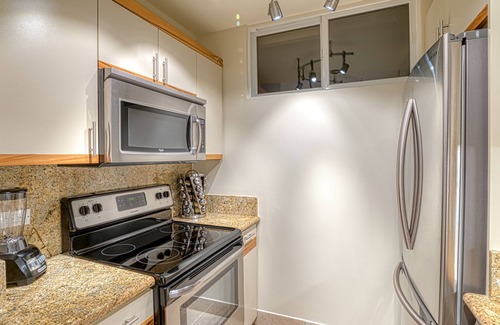 Honokowai Condo | Mahana 717~Central AC~10% Discount for 7+ Nights, and/or Last Minute Bookings!