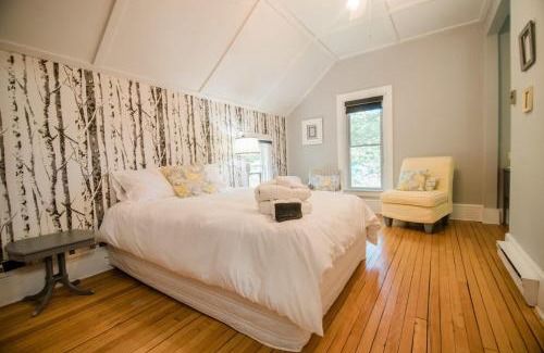 Central Lake House | Mahaney Suite BW Boutique Hotel