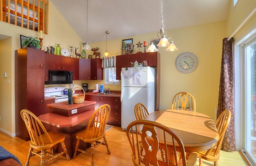 Oquossoc House | Mahara 1 - Nice home with Rangeley Lake access in the summer