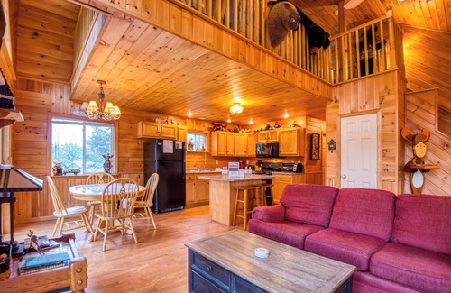 Oquossoc House | Mahara 2 - Spacious home with access to Rangeley Lake and the snowmobile trails.