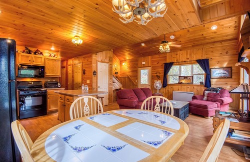 Oquossoc House | Mahara 2 - Spacious home with access to Rangeley Lake and the snowmobile trails.