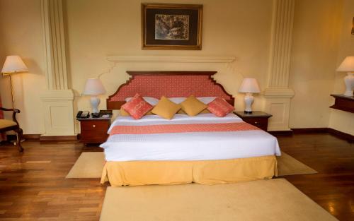 Kandy Hotel | Mahaweli Reach Hotel