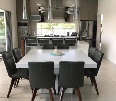 Cardwell House | Mahi Mahi Hinchinbrook