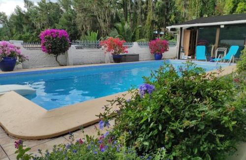 Mahina Bed & Breakfast | Mahina's Lodge