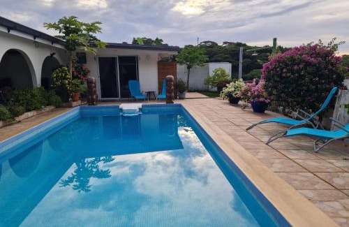 Mahina Bed & Breakfast | Mahina's Lodge