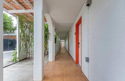 Maho Condo | Maho Beach House - Spacious 1 Bedroom Suite