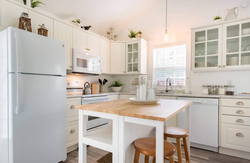 Mahone Bay House | Mahone Bay Hide-Away