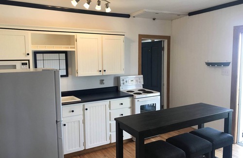 Mahone Bay Apartment | Mahone Bay Town Center 2 Bedroom Apt. - Steps to Everything - Vacation Oasis