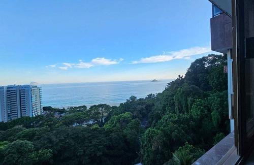 Sao Conrado House | Main house - Charming building with sea view