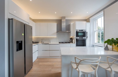 Little Venice Apartment | Maida Vale Elegance - Two Bedroom Apartment, Sleeps 5