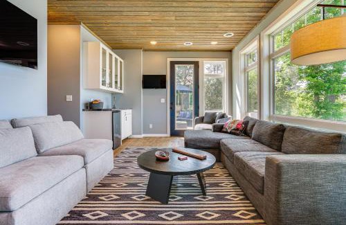 Maiden Rock House | Maiden Rock Cottage with Fire Pit and Lake Pepin Views