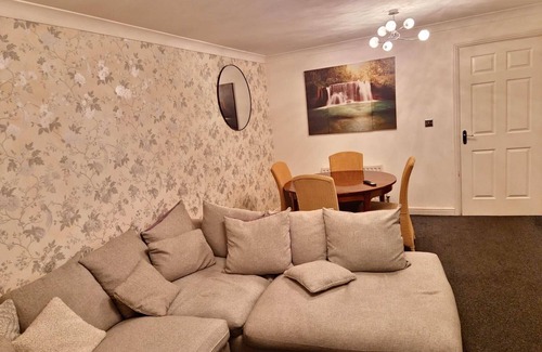 Maidstone House | Maidstone holiday apartment free sports free parking