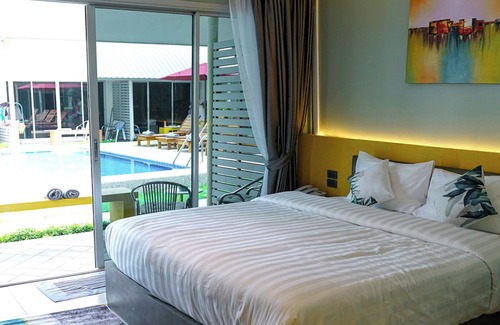 Kata Hotel | Maiiam bungalows with the swimming pool, closed to beach and all markets.