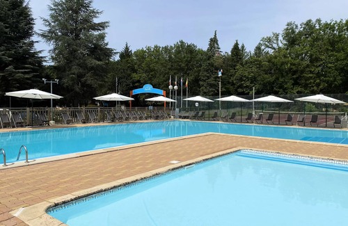 Sainte-Nathalene House | Maillac campsite * - Mobile Home 5 Rooms 10 People