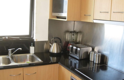 Main Beach Apartment | Main Beach Pde, Main Beach - Perfect holiday location