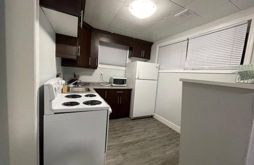 Saskatoon House | Main Central Avenue Basement Suite