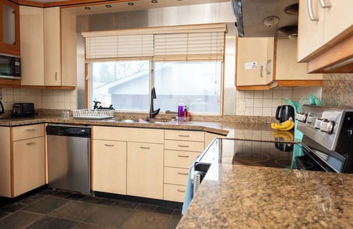 Varsity House | Main Floor 3BR Suite in Varsity| Bright & Spacious