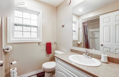Welland House | Main Floor Bedroom 1