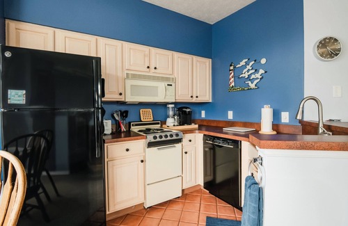 Manistee Condo | Main Floor, Easy Access Water View Condo