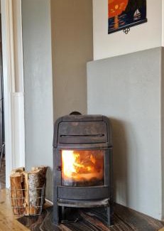 Lyngseidet Apartment | Main floor in the Lyngen Alps, whole house rentable