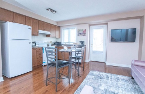 Vaughan House | Main Floor Luxury Apartment in Home
