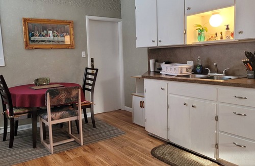 Stettler House | Main Floor Suite