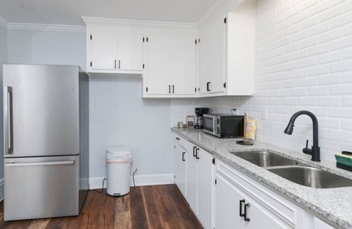 Forest Acres House | Main Home + Guest Suite - Mins to USC + Ft Jackson