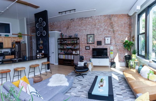 Old West Side Condo | Main & Liberty, Downtown Loft, 2BR, 1BA, 4BDs, Free Pkg, WiFi, AC