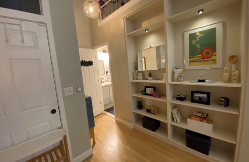 Old West Side Apartment | Main & Liberty Downtown Studio Loft , 1BD, WiFi, AC
