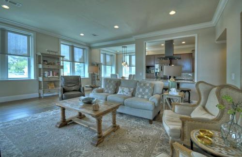 Blue Ridge House | Main & Main - Downtown Blue Ridge, GA - Luxurious Downtown Retreat, Gas Log Fireplace, King Master Suite - Blue Ridge, GA