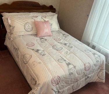 Point Pleasant House | Main Oak Manor