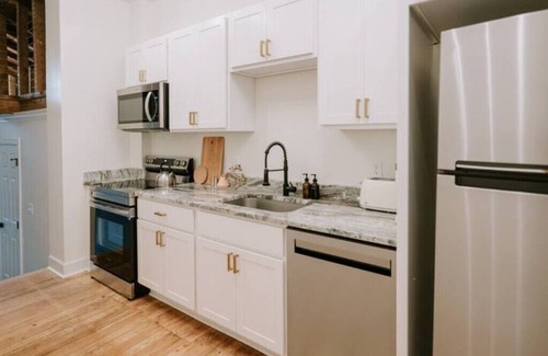 Chambersburg Apartment | Main St. Loft Washer/Dryer + Parking Included