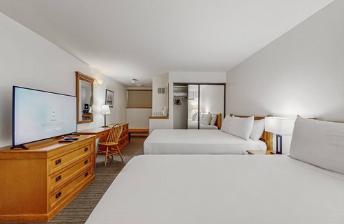 West End Cabin | Main St. room - pool & hot tub - walk to lifts, dog-friendly, ground-floor
